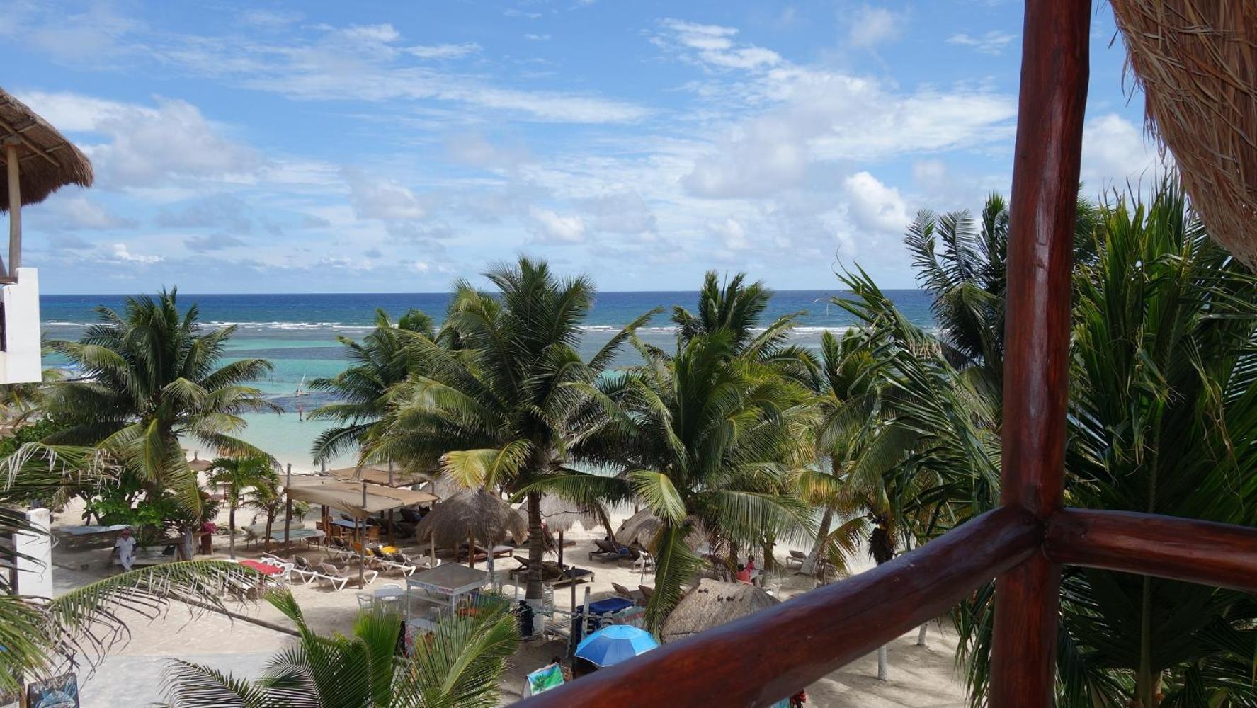 El Fuerte Beach Apartments Mahahual Eksteriør bilde